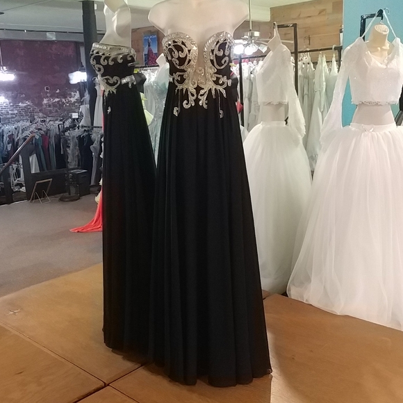 Jonathan Kayne gown - Picture 2 of 12